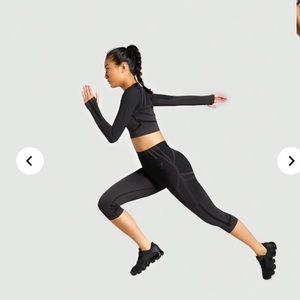 Gymshark Geo Seamless Cropped Top and leggings set